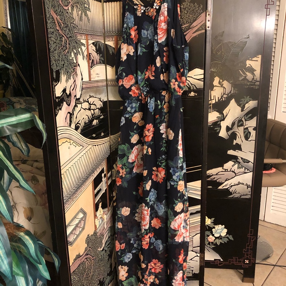 Dress - Picture 3 of 7